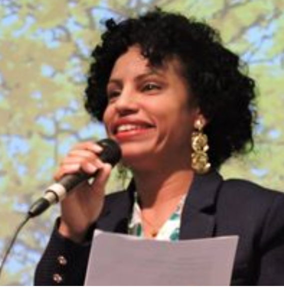 Profa. Andréa Pereira dos Santos